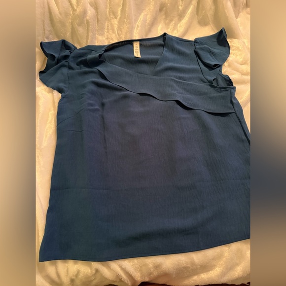 Teal Women's Top - Picture 4 of 8